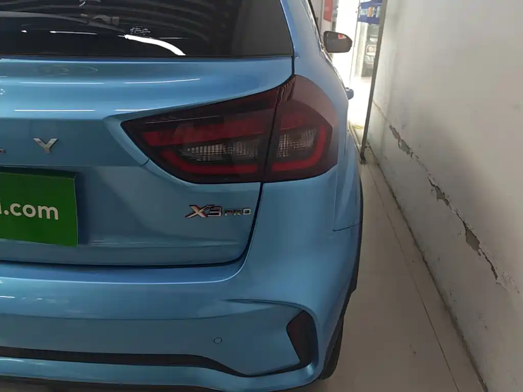 Geely Vision X3 — миниатюра 8