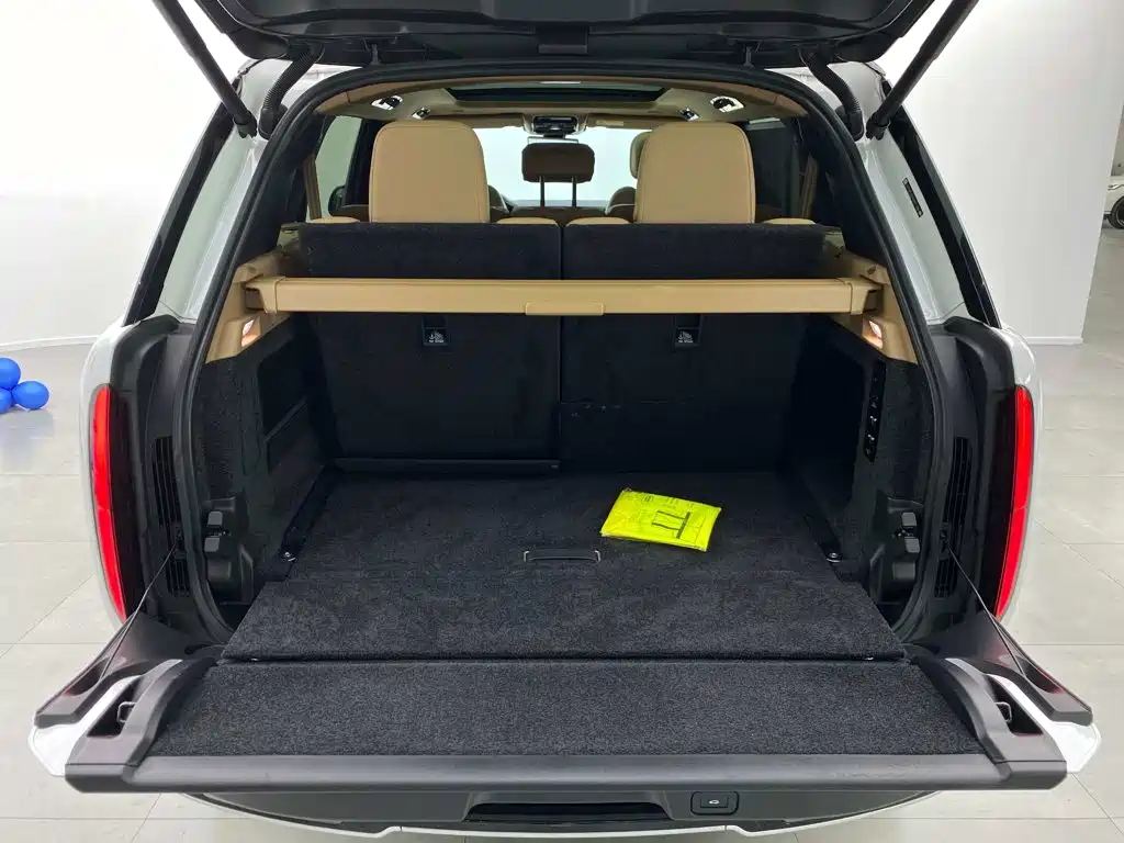 Land Rover Range Rover — миниатюра 5