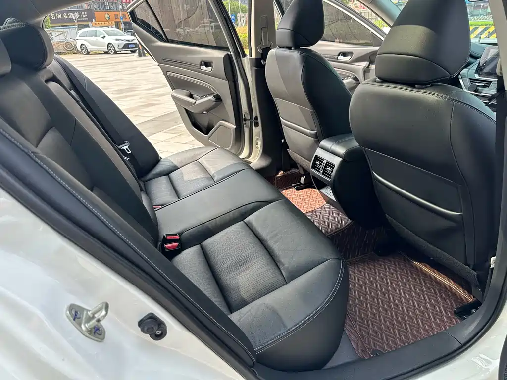 Nissan Teana — миниатюра 11