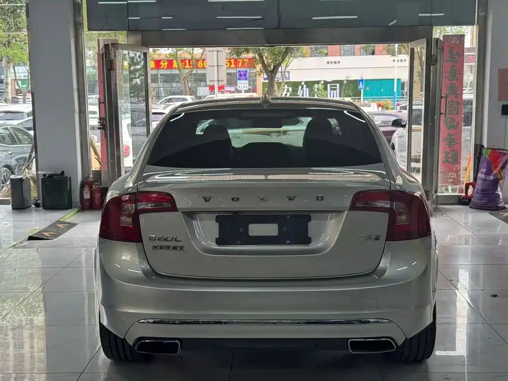 Volvo S60 PHEV — миниатюра 4