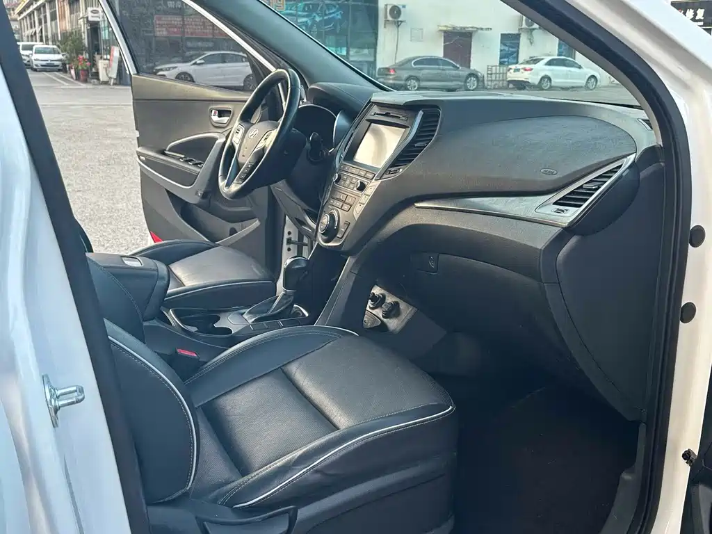 Hyundai Santa Fe 2.0T Auto 4WD Smart Type 7 seats, фото 6