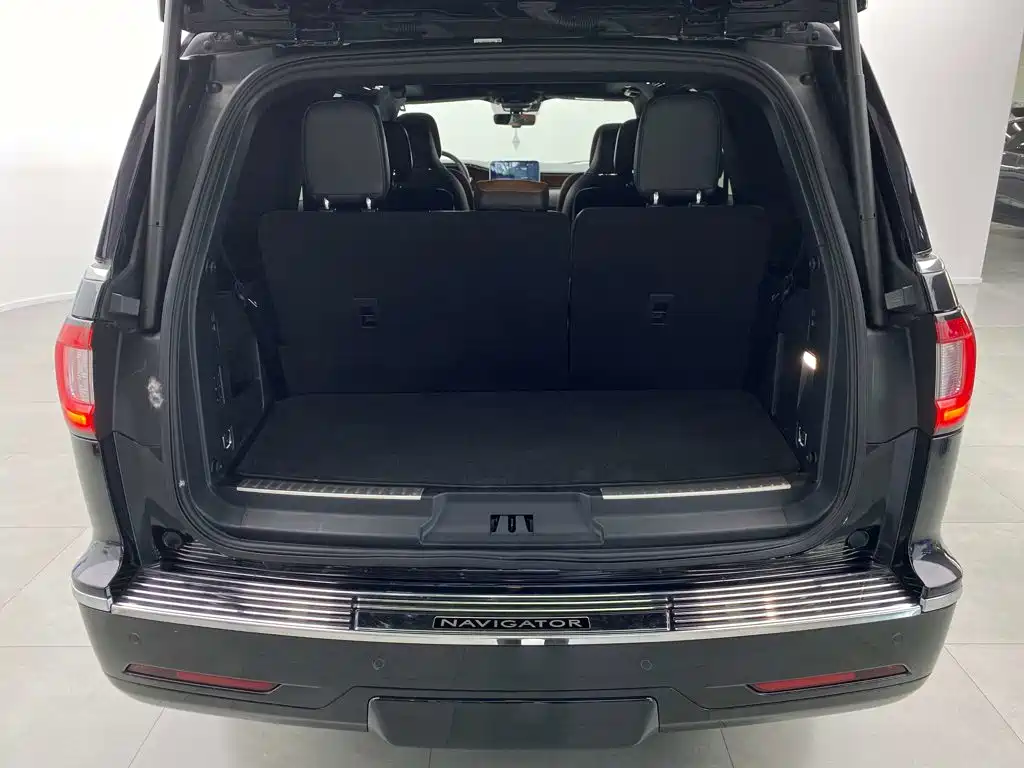 Lincoln Navigator — миниатюра 5