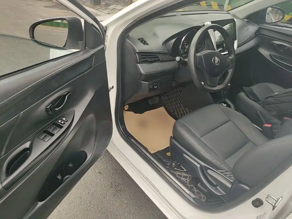 Toyota Yaris L — миниатюра 16