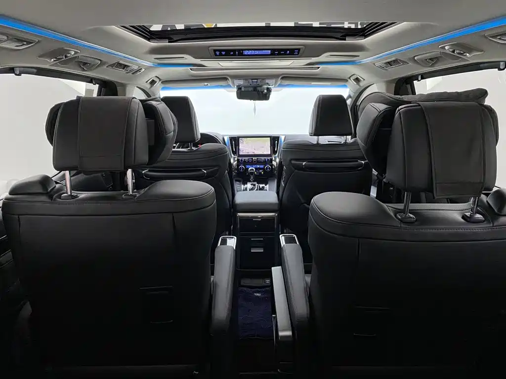 Toyota Vellfire — миниатюра 21
