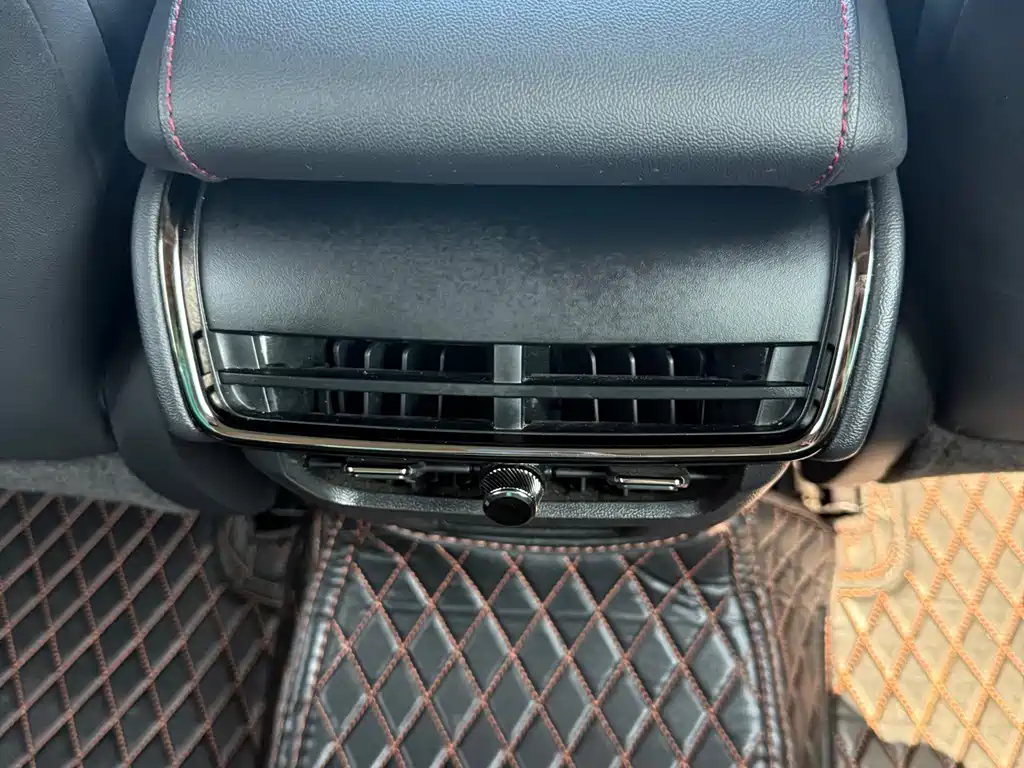 Ford Mondeo — миниатюра 11