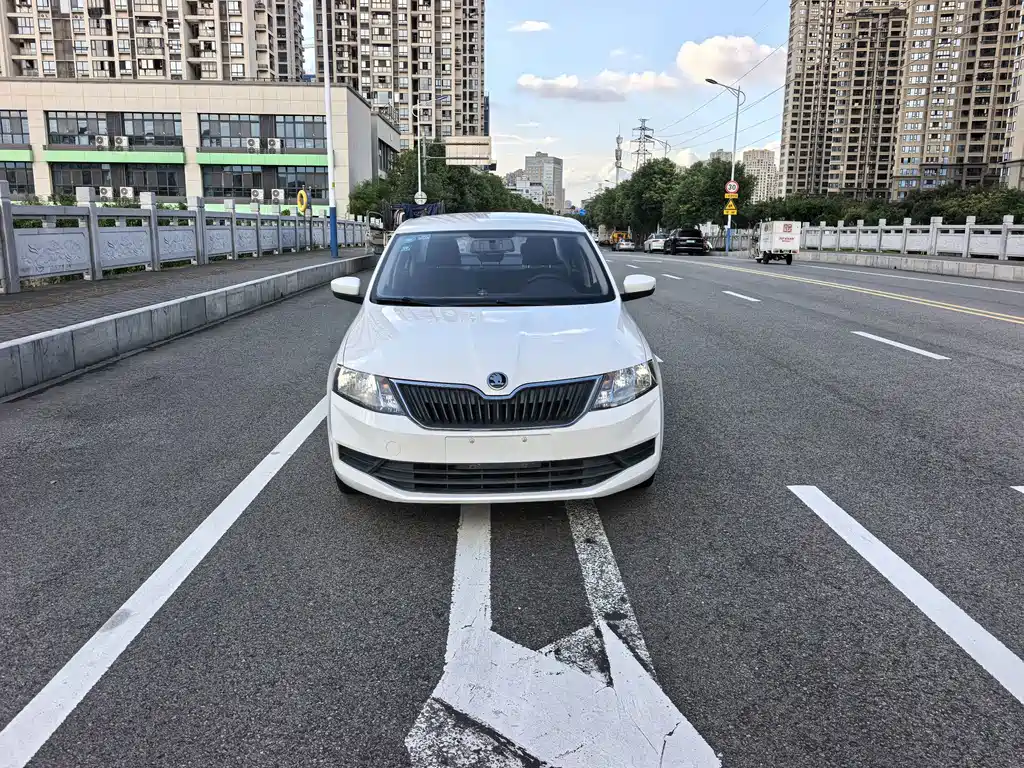 Skoda Rapid — миниатюра 2