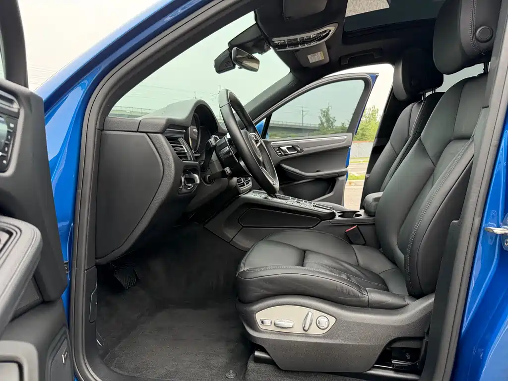 Porsche Macan — миниатюра 10