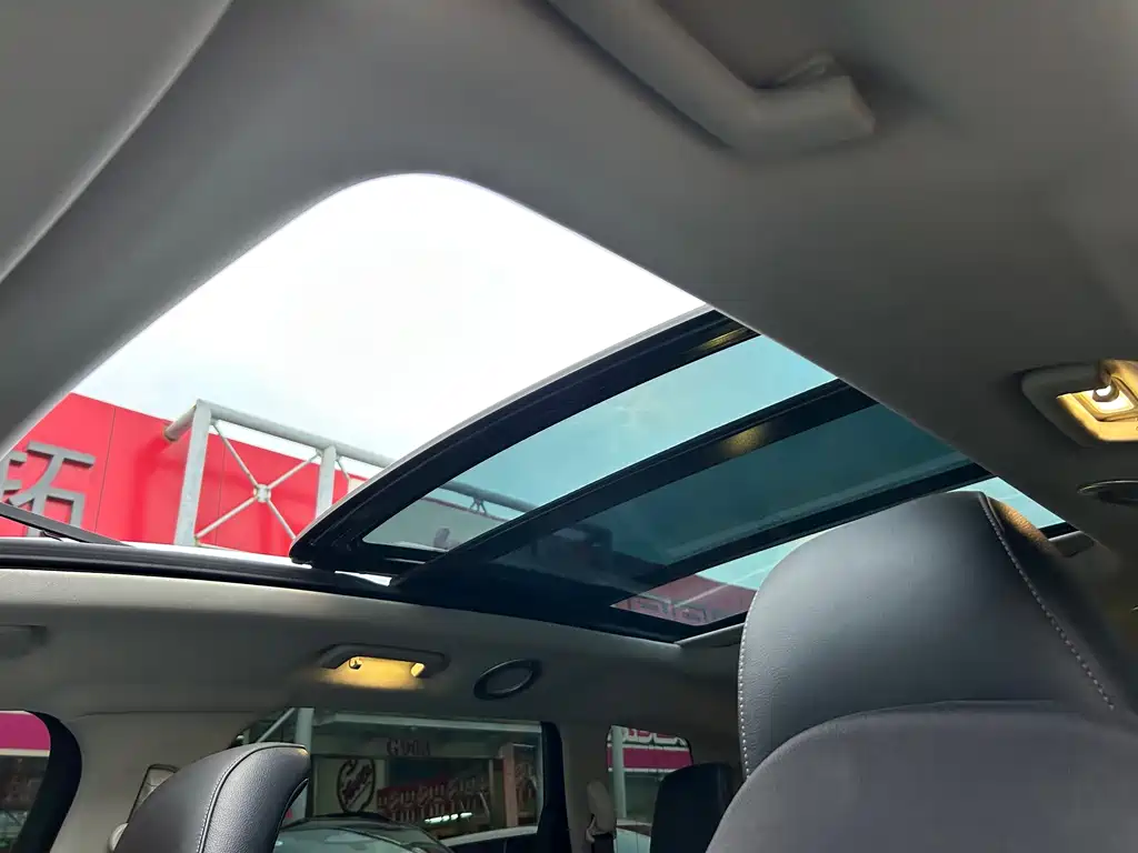Ford Edge — миниатюра 14