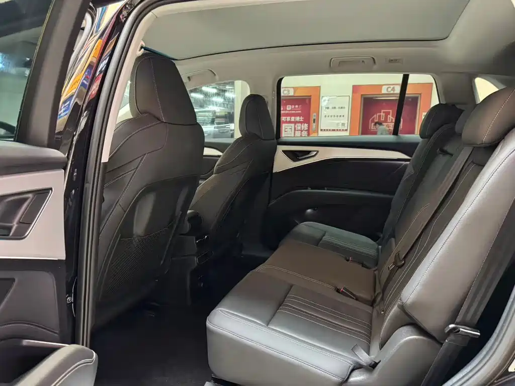 Audi Q5 e-tron — миниатюра 9