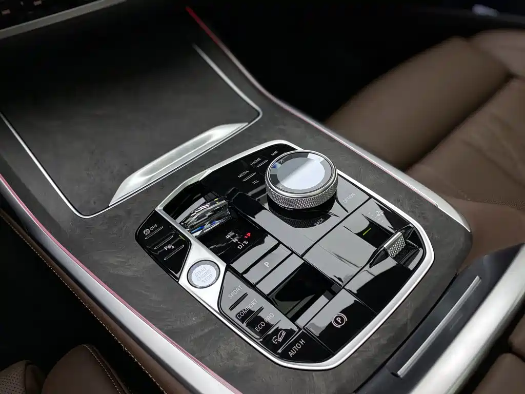 BMW X7 — миниатюра 23