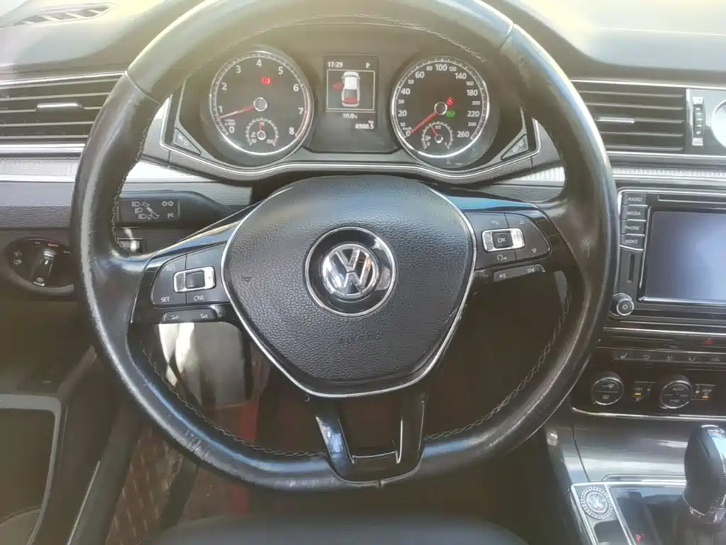 Volkswagen Passat — миниатюра 11