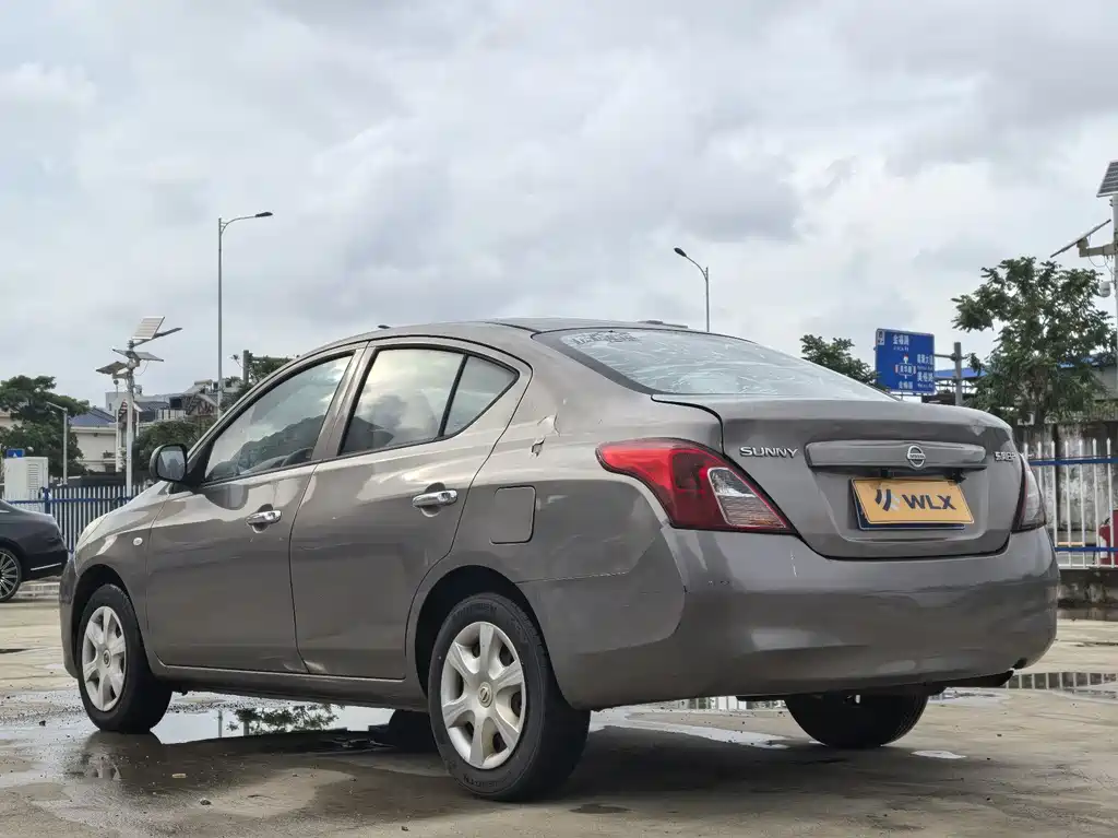 Nissan Sunny — миниатюра 7