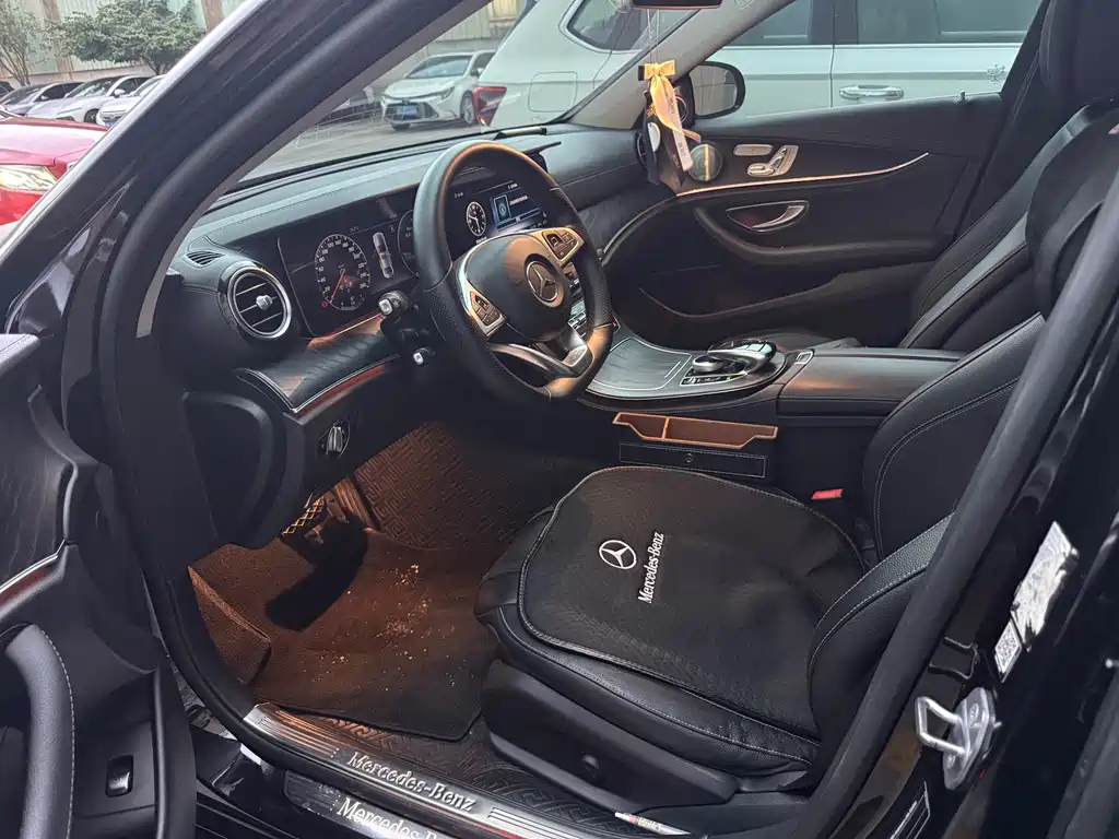 Mercedes-Benz E-Class — миниатюра 2