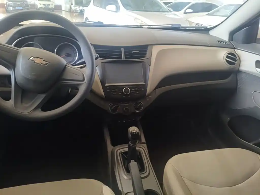 Chevrolet Sail — миниатюра 13