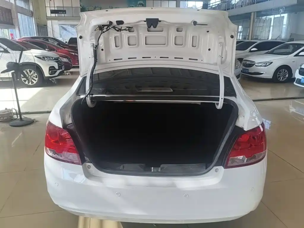 Chevrolet Sail — миниатюра 19