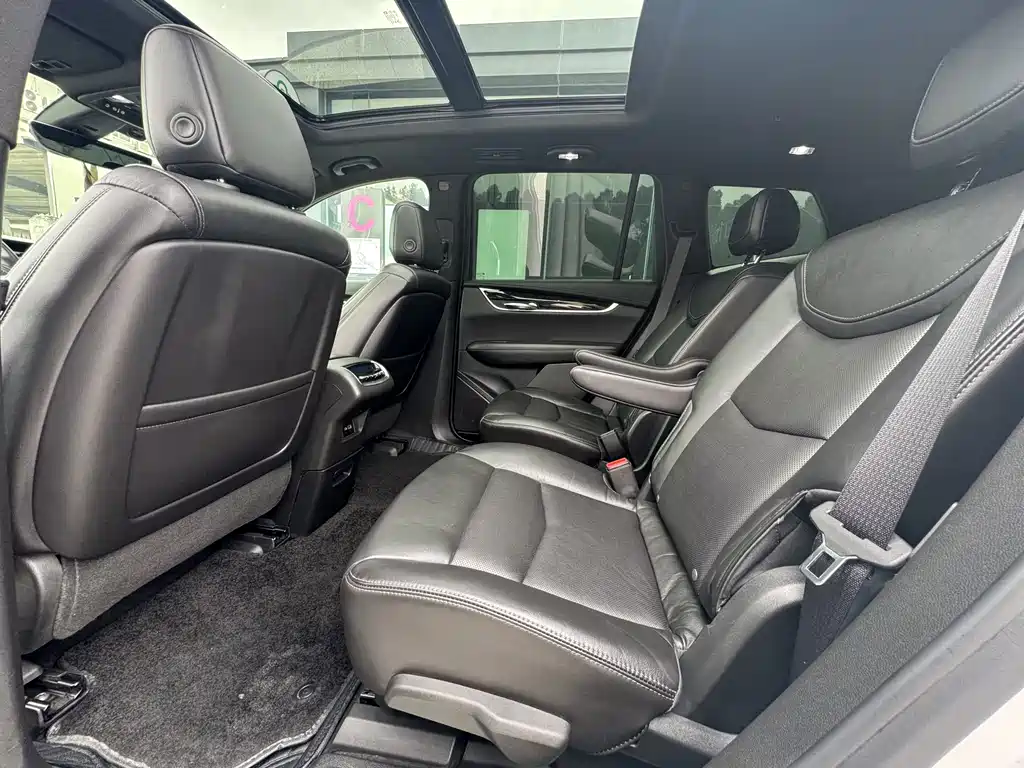 Cadillac XT6 — миниатюра 7