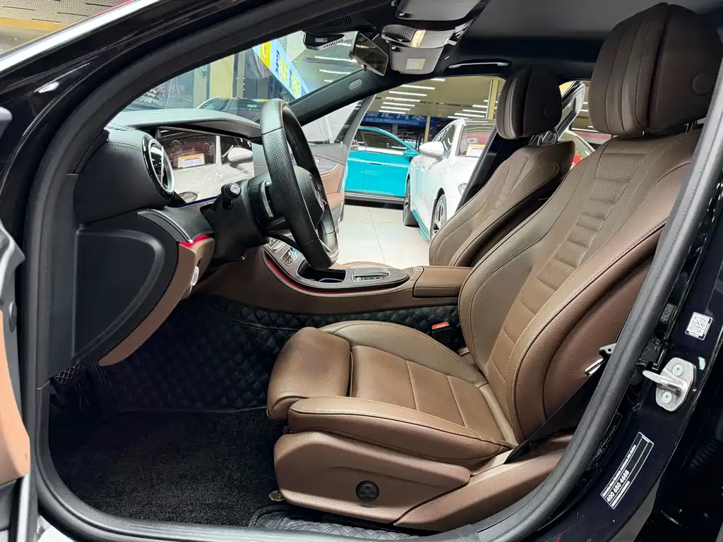 Mercedes-Benz E-Class — миниатюра 8