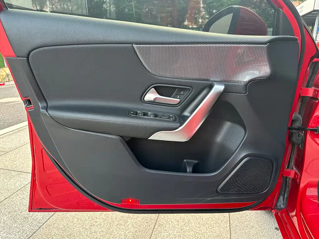 Mercedes-Benz A-Class (Import) — миниатюра 8