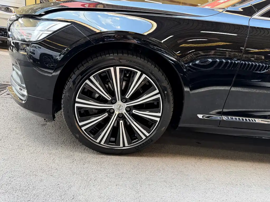 Volvo S90 — миниатюра 32