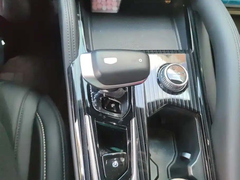 Geely Xingyue L — миниатюра 16