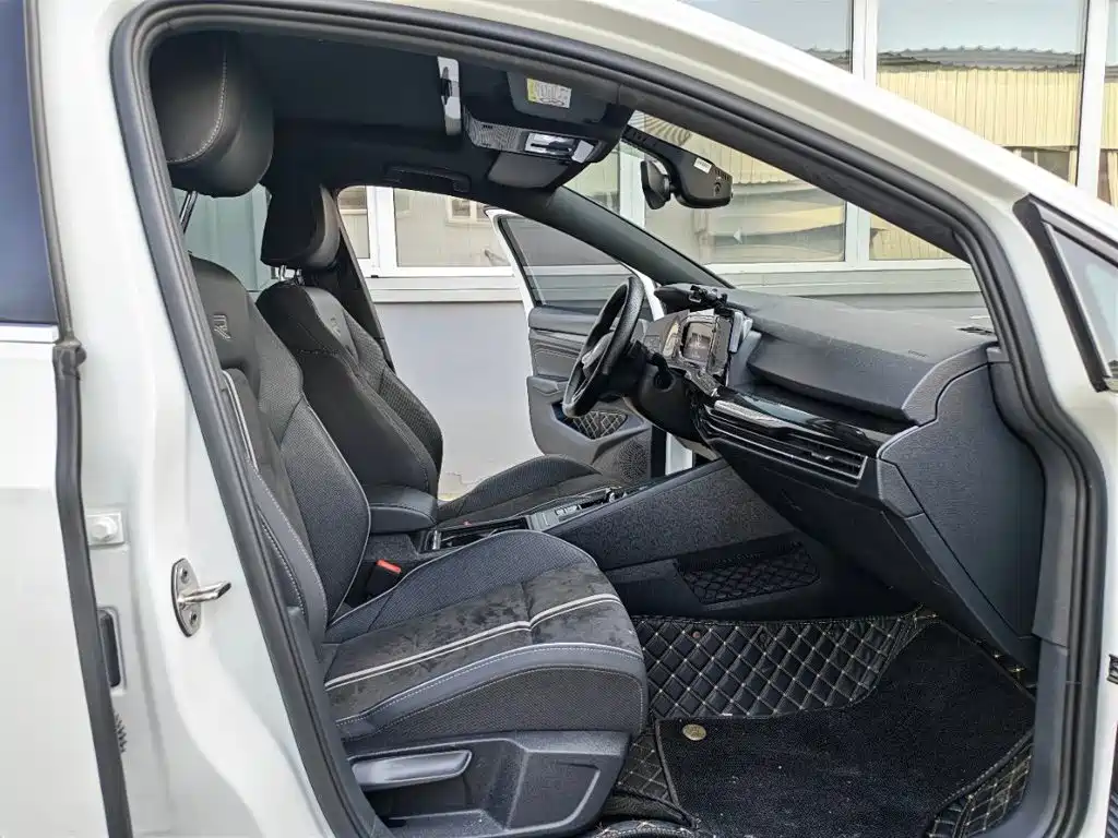 Volkswagen Golf — миниатюра 6