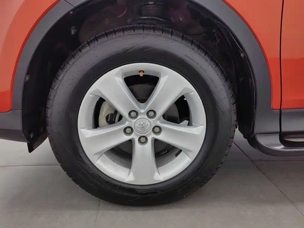 Toyota RAV4 — миниатюра 17