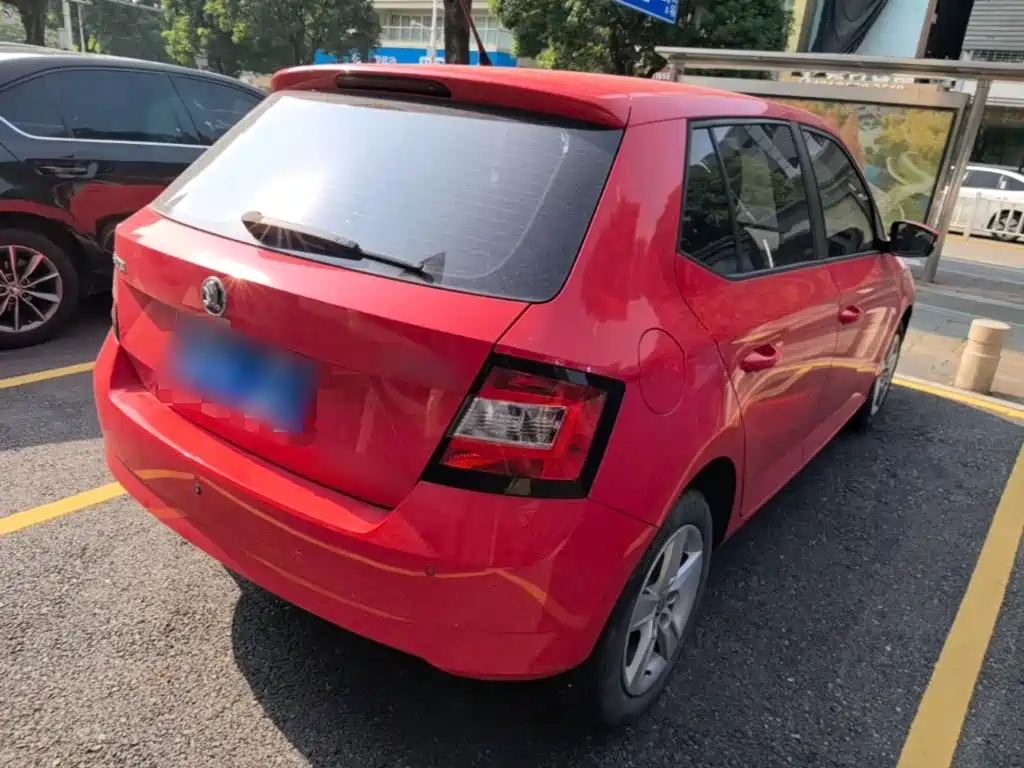 Skoda Fabia — миниатюра 7