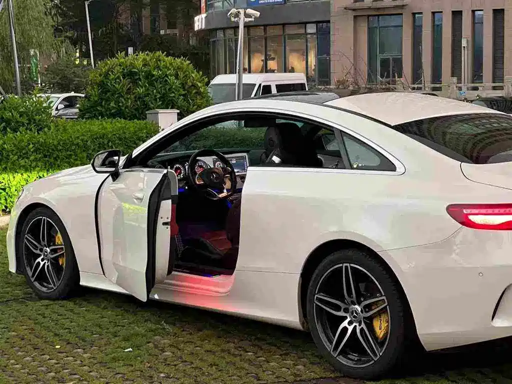 Mercedes-Benz E-Class (Import) — миниатюра 4