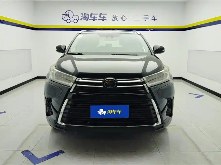 Toyota Highlander 2018 2.0T Luxury 7 мест V