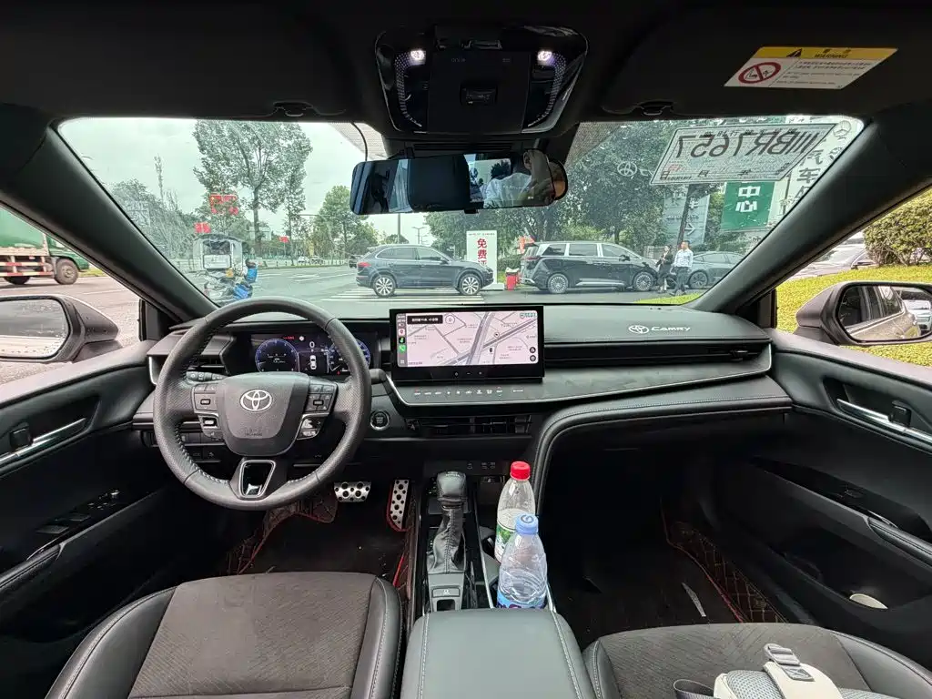 Toyota Camry — миниатюра 13