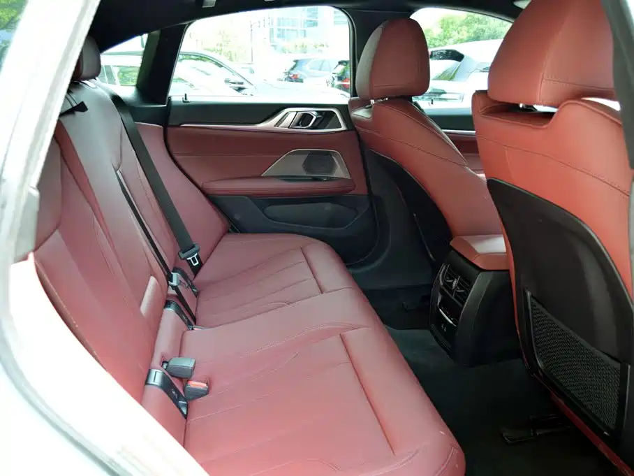 BMW i4 — миниатюра 11