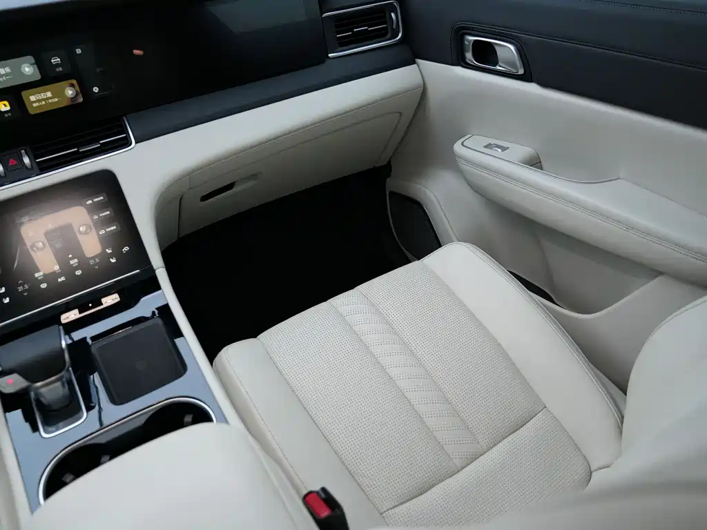 Li Auto ONE 2020 6 мест