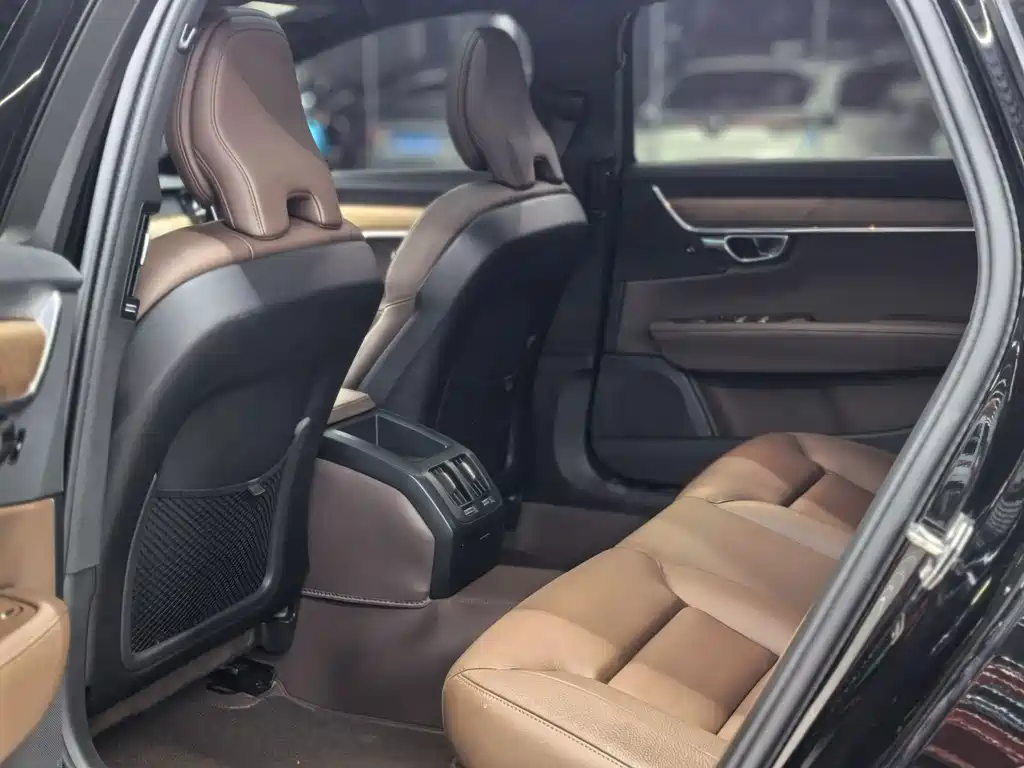 Volvo S90 — миниатюра 13