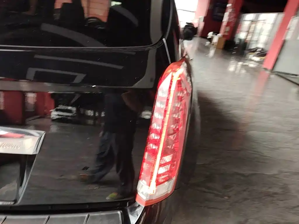 Cadillac SRX — миниатюра 8