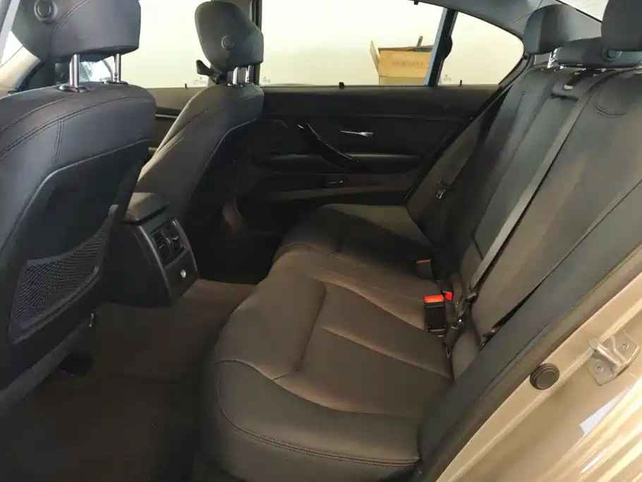 BMW 3 Series — миниатюра 11