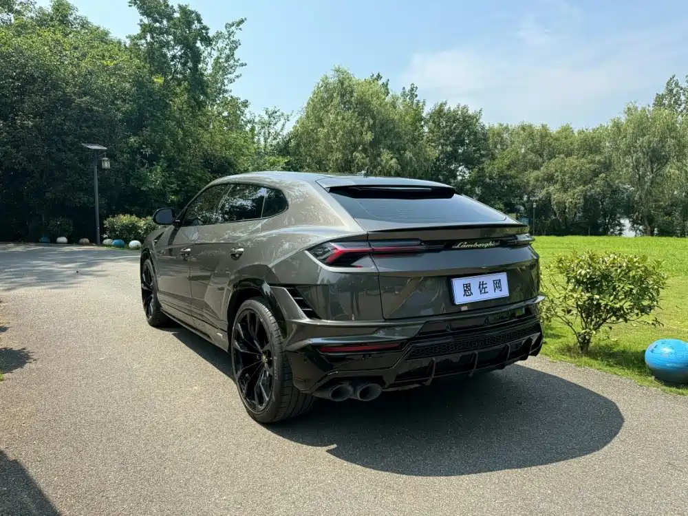 Lamborghini Urus — миниатюра 17