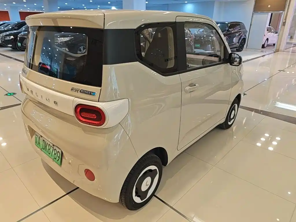 Wuling MINIEV — миниатюра 7