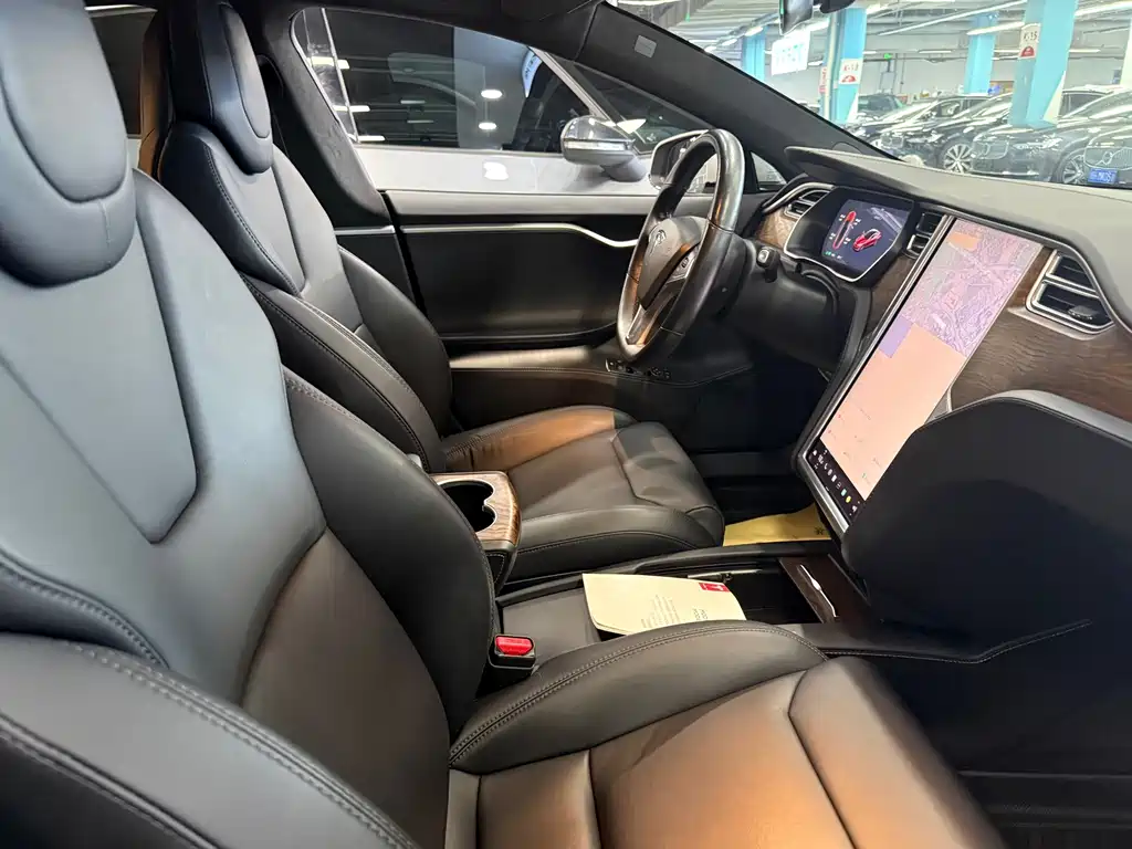 Tesla Model S — миниатюра 4