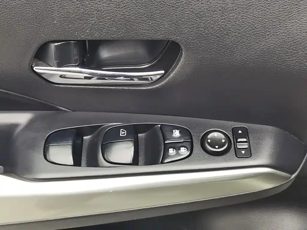 Nissan Kicks — миниатюра 9