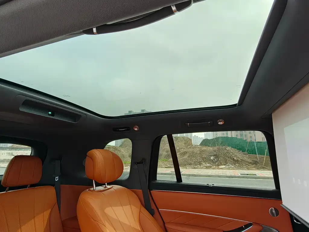 AITO ASK THE WORLD M8