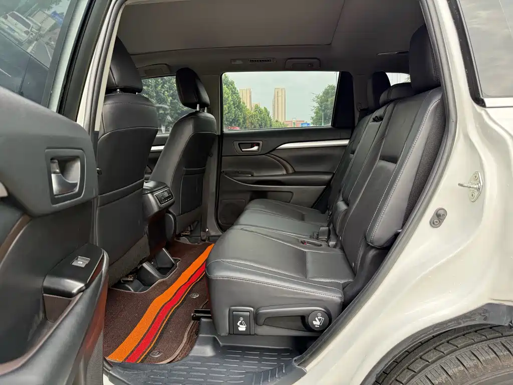 Toyota Highlander — миниатюра 5