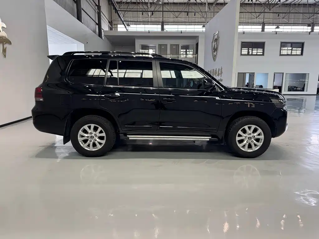 Toyota Land Cruiser — миниатюра 7