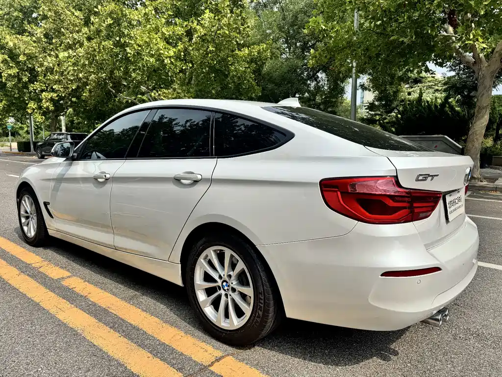 BMW 3 Series GT — миниатюра 5