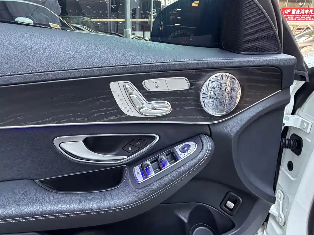 Mercedes-Benz C-Class — миниатюра 13