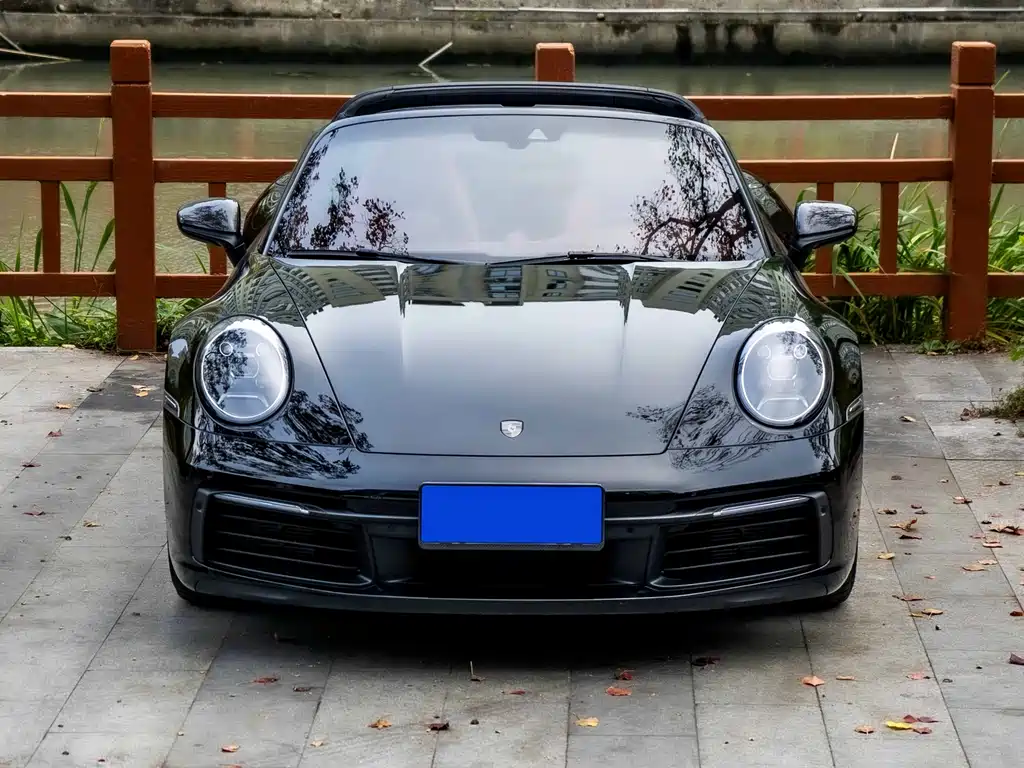 PORSCHE 911