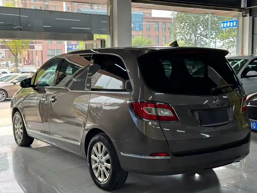 Buick GL8 — миниатюра 4