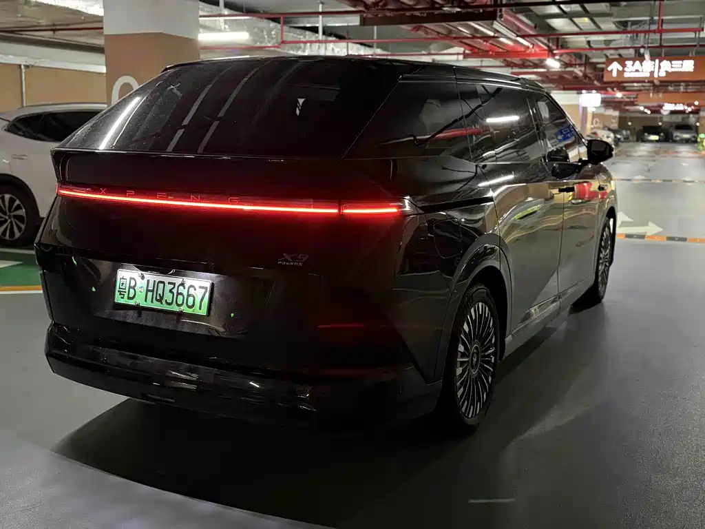 XPeng X9 — миниатюра 2