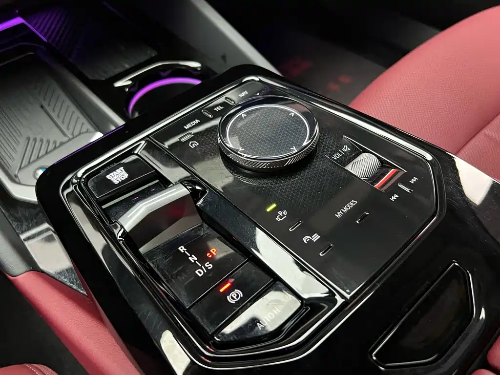 BMW 5 Series — миниатюра 15