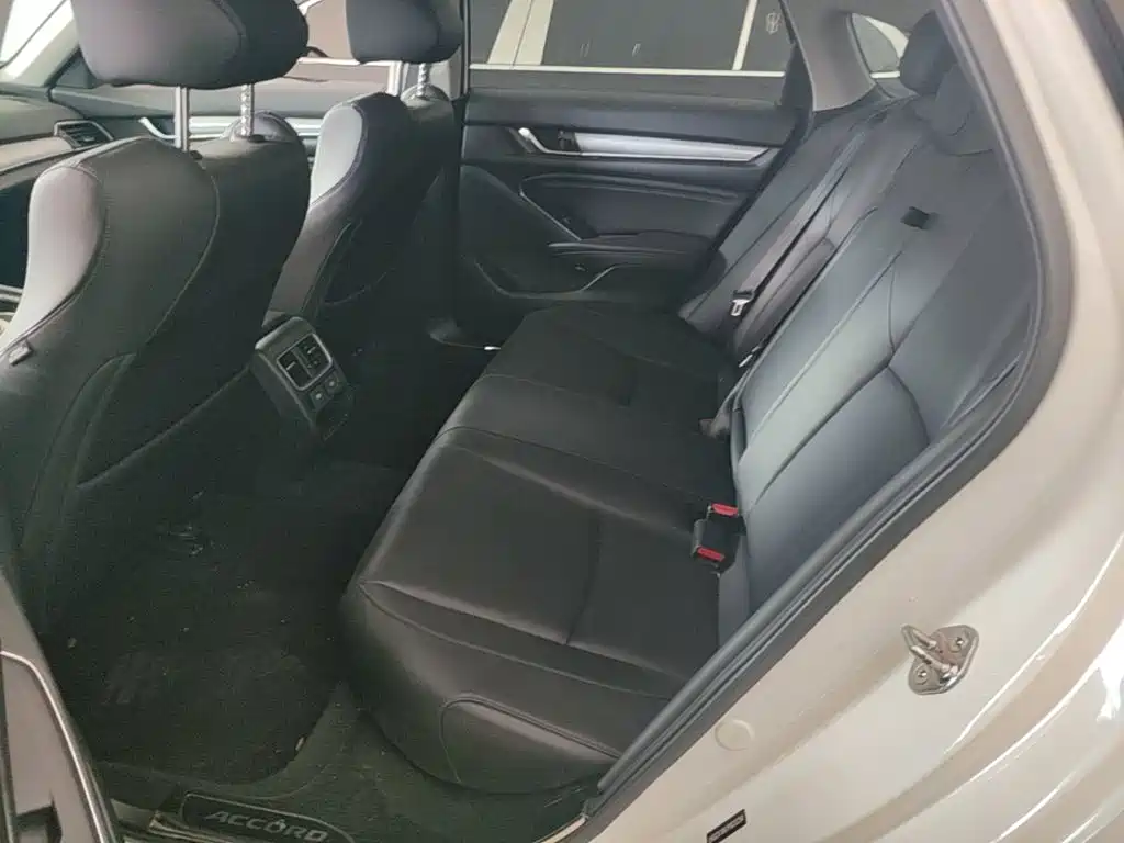 Honda Accord — миниатюра 17