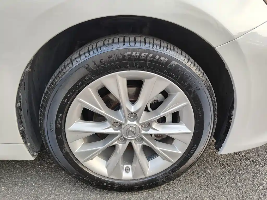 Lexus ES — миниатюра 15